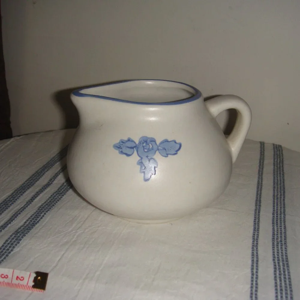 Pfaltzgraff Yorktowne Creamer Gravy